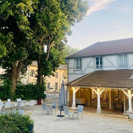 Hotel Du Cheval Blanc - Paris Marne La Vallee Disneyland Paris Exterior foto